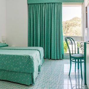 Camera economy con letto king size